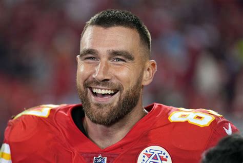 travis kelce naked pics|Travis Kelce, Jason Kelce talk nudity, hairy buns on New Heights。